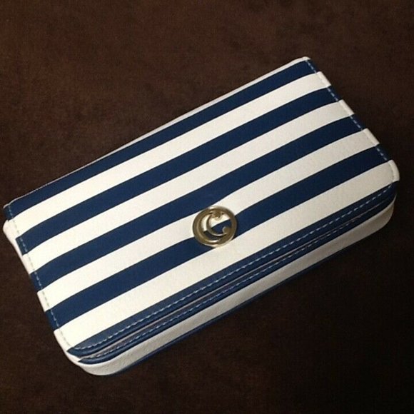 brand new NAVY & WHITE Charming Charlie Wristlet Wallet w/ Magnetic Kissing Lock - Picture 6 of 7
